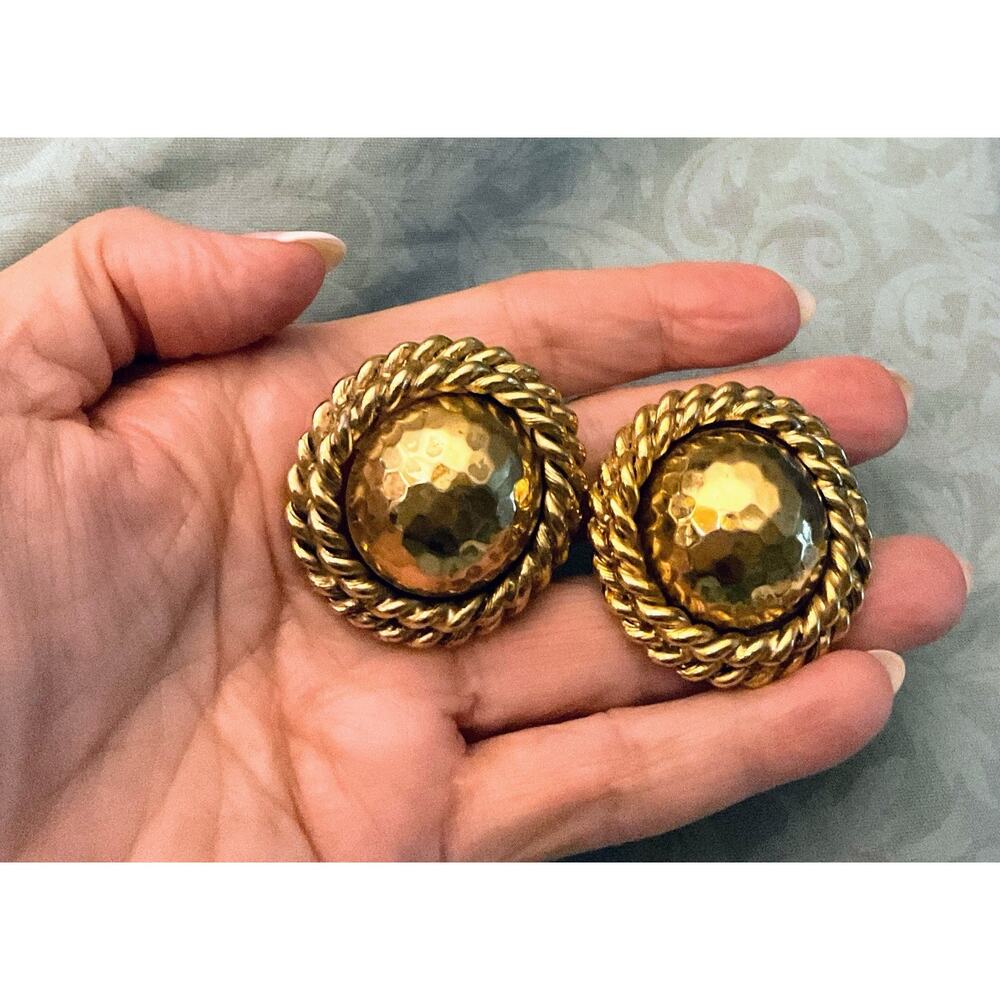 VTG.Erwin Pearl Hammered Dome Rope Edge Gold-tone Statement Chunky Clip Earrings